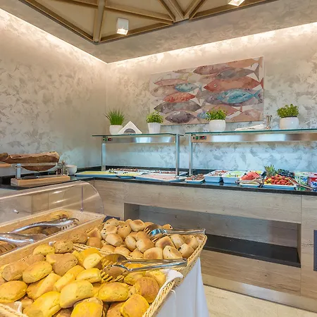 Adeo Отель Пореч