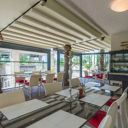 Отель Adeo Пореч