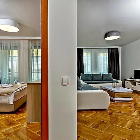 Hotel Adeo 4*
