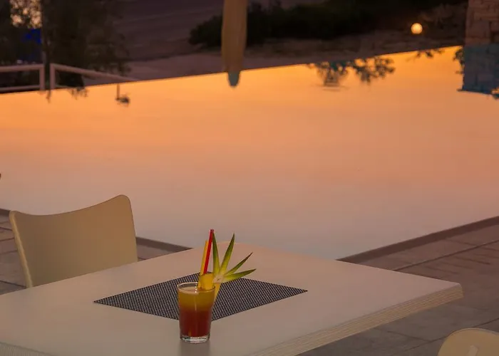 Adeo מלון פורץ